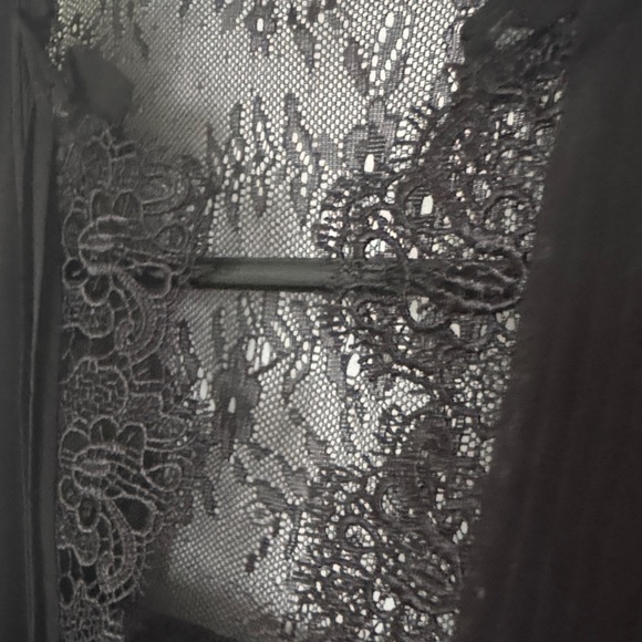 Express Black Lace Sleeveless Top - Picture 6 of 7